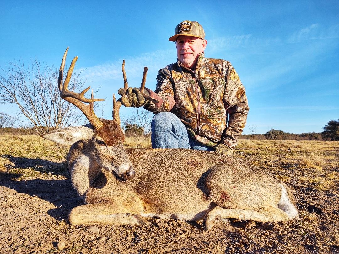 Texas trophy whitetail deer hunts